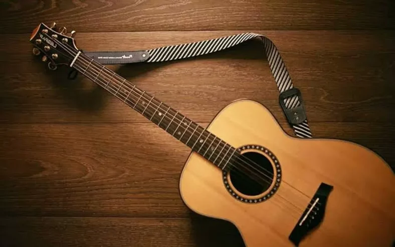 sejarah gitar
