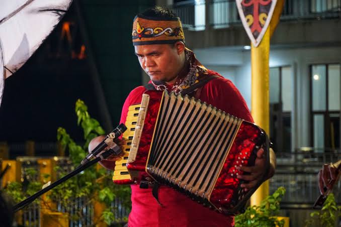 Alat Musik Akordeon